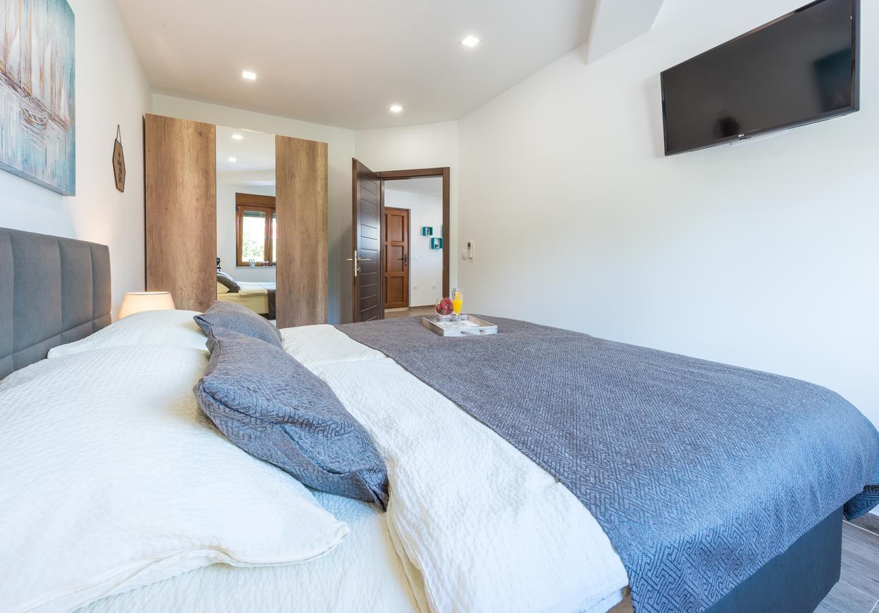 Apartments Villa Elena 2 챠브타트 외부 사진