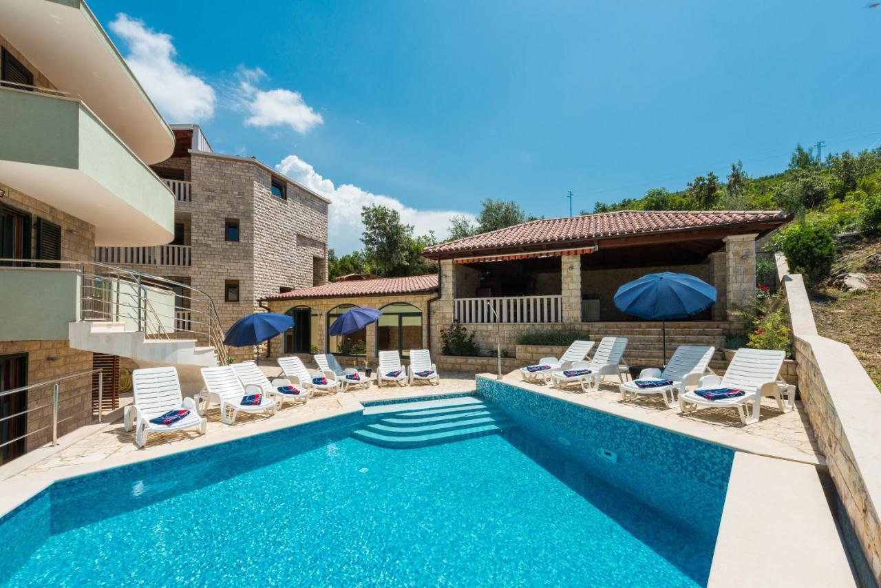 Apartments Villa Elena 2 챠브타트 외부 사진
